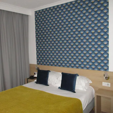 Le Petit Hotel