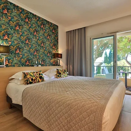 ル プティ プランス 3* サント・マキシム