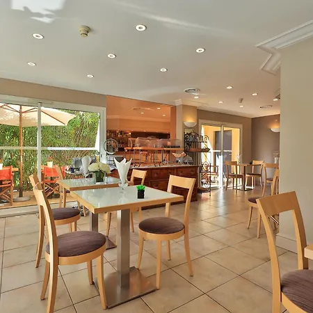 Le Petit Ξενοδοχείο 3*