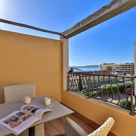 Hotel Le Petit 3*