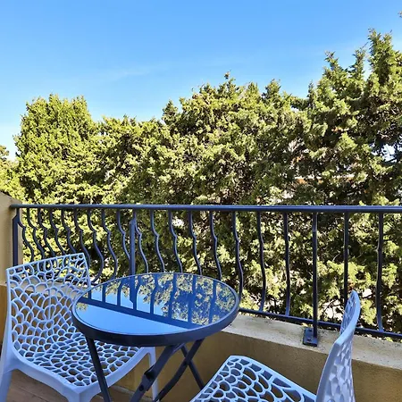 Le Petit Ξενοδοχείο 3*