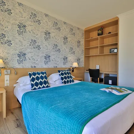 Le Petit Σαιντ-Μαξίμ