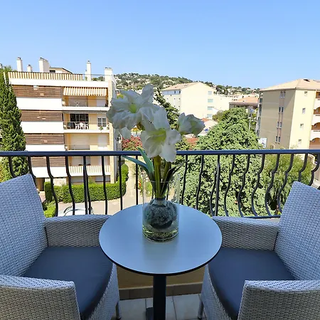 Le Petit Ξενοδοχείο 3*