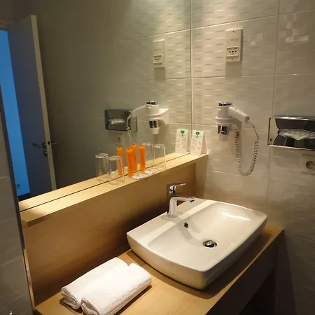 ホテル ル プティ プランス 3*