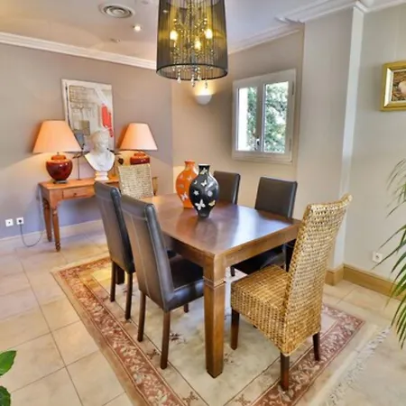 Le Petit Ξενοδοχείο 3*