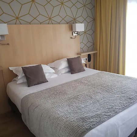 ル プティ プランス ホテル 3*