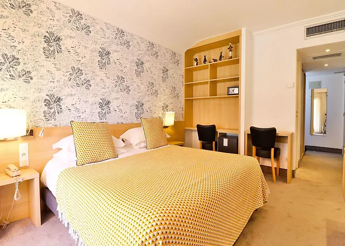 ホテル ル プティ プランス 3*